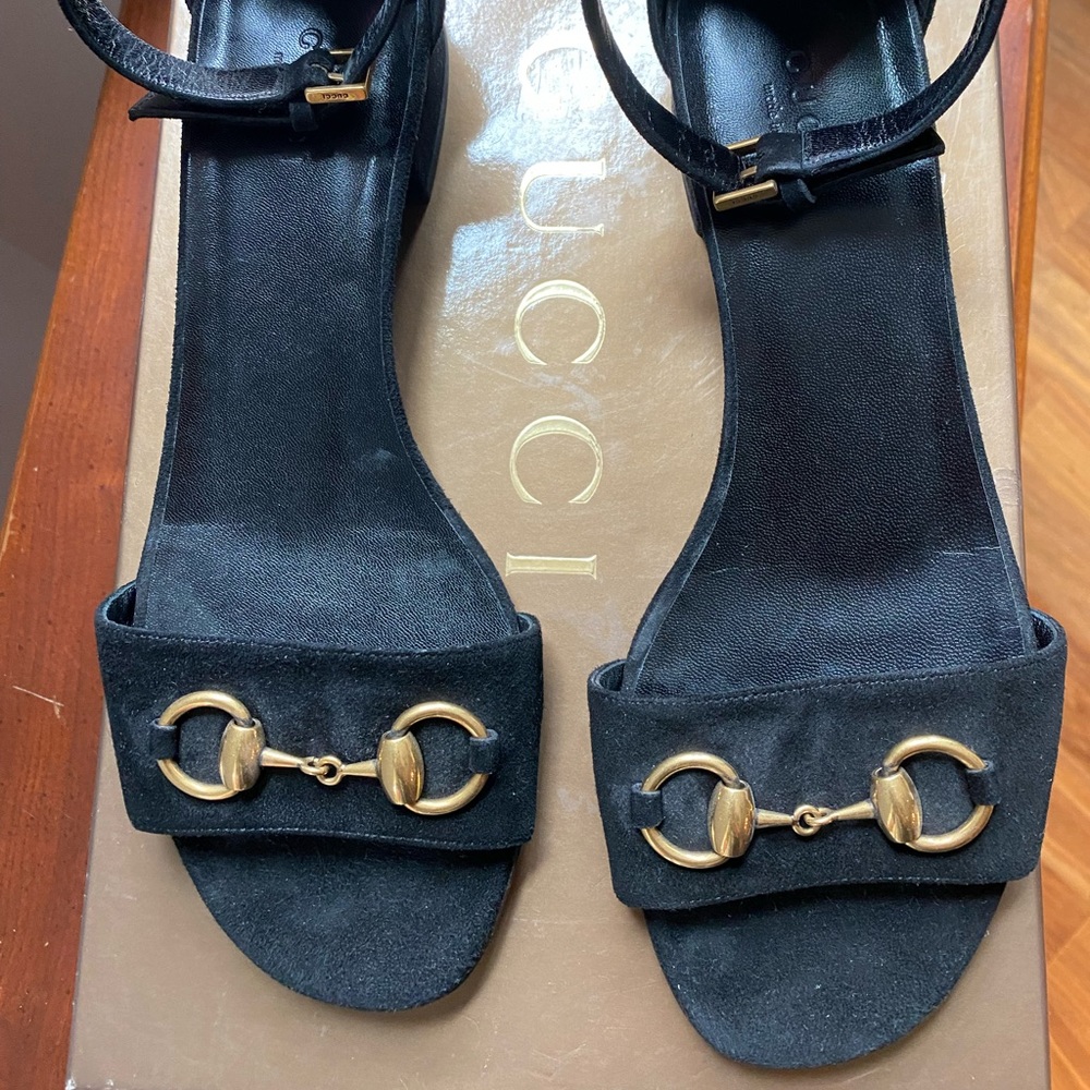 <SOLD> Gucci 'liliane' Black Suede Flat Sandal